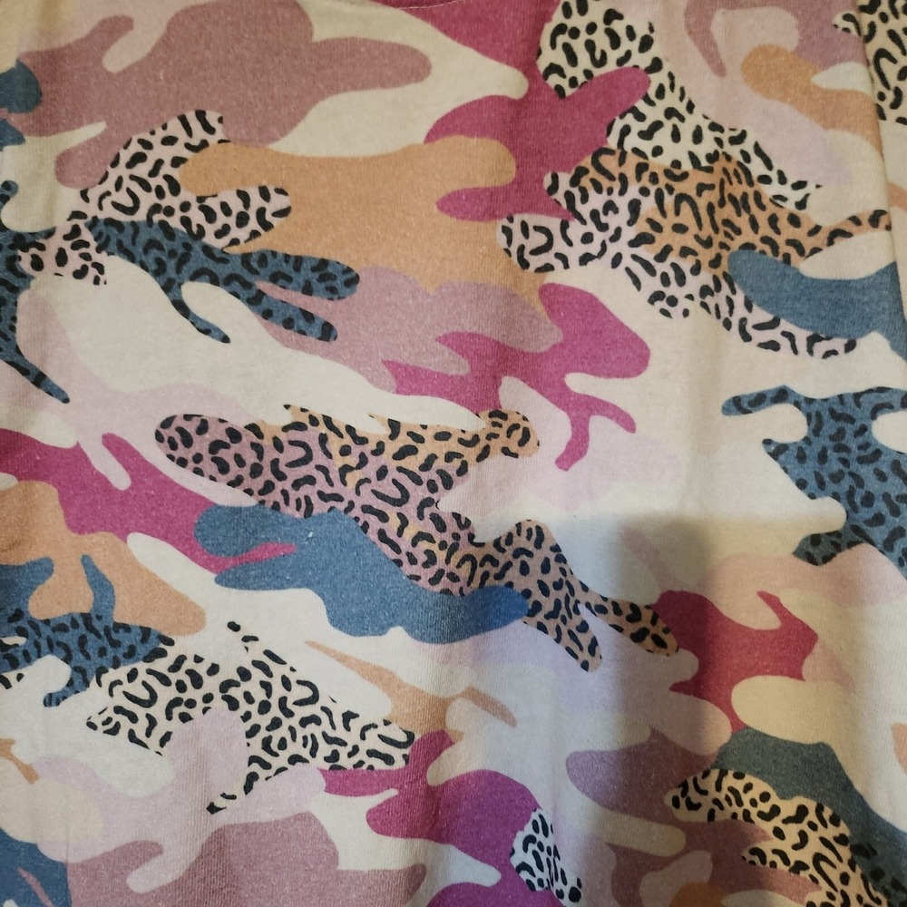 Sundry Camo Animal Print Crewneck Sweatshirt Costal Grandmother Cottagecore Art - Picture 6 of 7